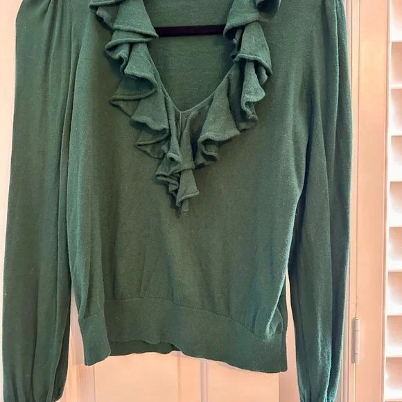 3/$10 Ralph Lauren Green Ruffled V-Neck Sweater - Picture 1 of 5